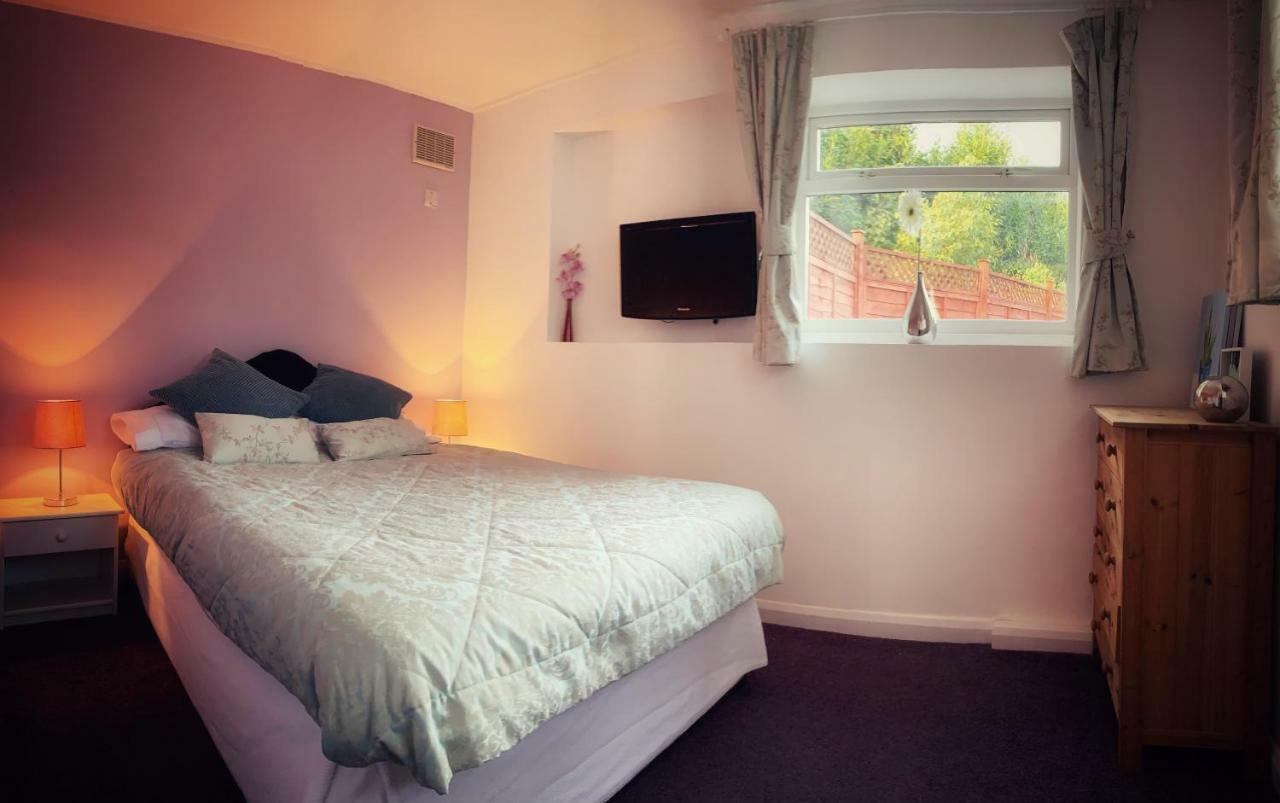Paul's Place Near Heathrow * Londra